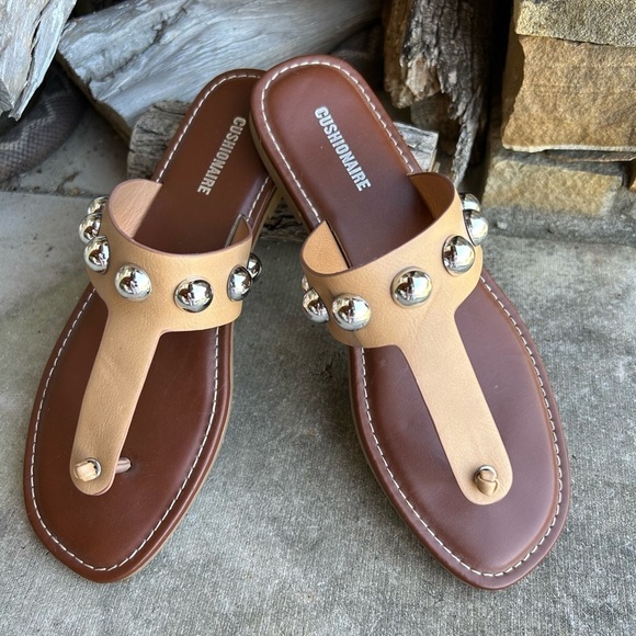 Cushionaire slip on tan women’s Cindy Stud Sandal w/comfort foam sole Sz-8.5. D - Picture 6 of 7